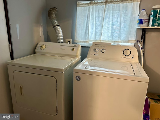 1707 Harman Ave, Baltimore, MD 21230 - washroom featuring washing machine and clothes dryer