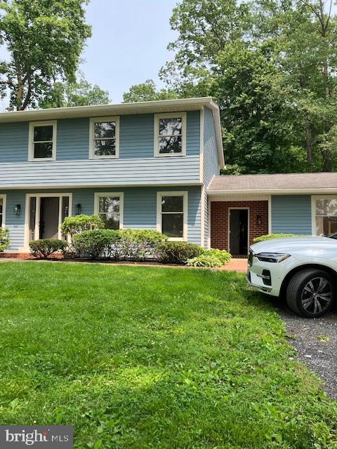2500 Sams Creek Rd, Westminster, MD 21157 - colonial home with a front yard