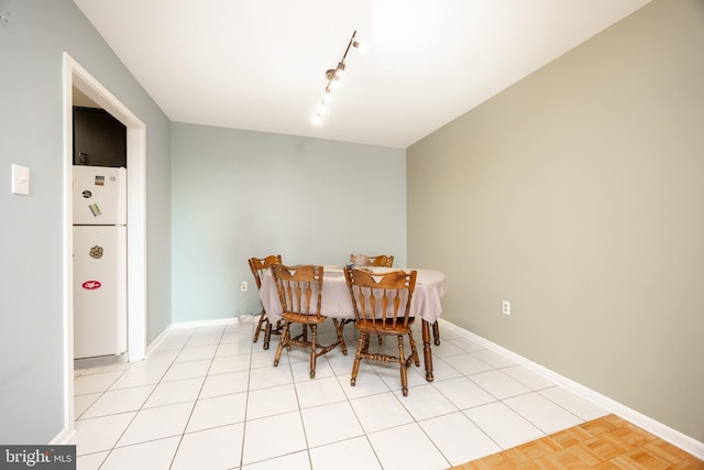309 Florence Ave Unit 420-N, Jenkintown, PA 19046 - dining area with rail lighting and baseboards