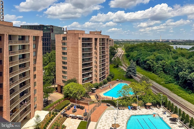 1805 Crystal Dr Unit 1110S, Arlington, VA 22202 - view of community pool