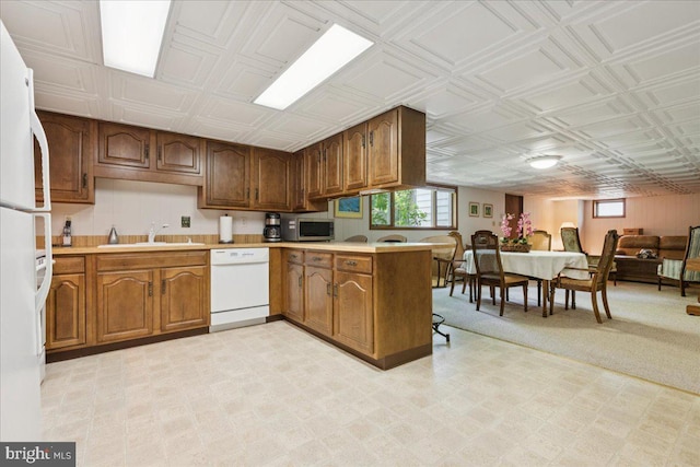 161 Bull Run Rd, Pennington, NJ 08534 - kitchen with white appliances, plenty of natural light, a sink, an ornate ceiling, and light countertops