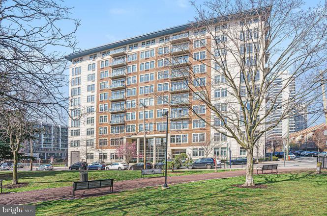 1900 Hamilton St Unit 901, Philadelphia, PA 19130 - view of apartment building / complex