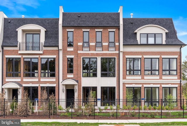 1632 Chain Bridge Rd, Mclean, VA 22101 - view of property