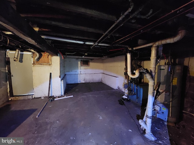 1609 Spruce St, Baltimore City, MD 21226 - unfinished below grade area with gas water heater