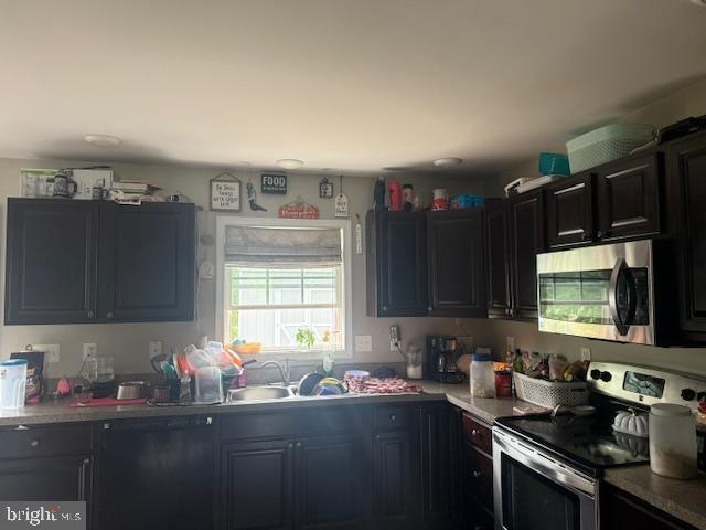 453 Kirby Ave, Waynesboro, VA 22980 - kitchen featuring appliances with stainless steel finishes