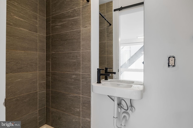 2710 W Harper St, Philadelphia, PA 19130 - full bathroom with tiled shower and a sink