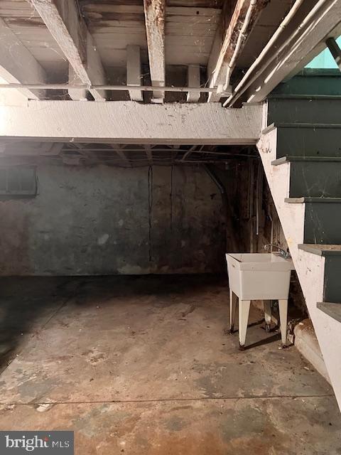 171 W Clarkson Ave, Philadelphia, PA 19120 - unfinished below grade area featuring a sink