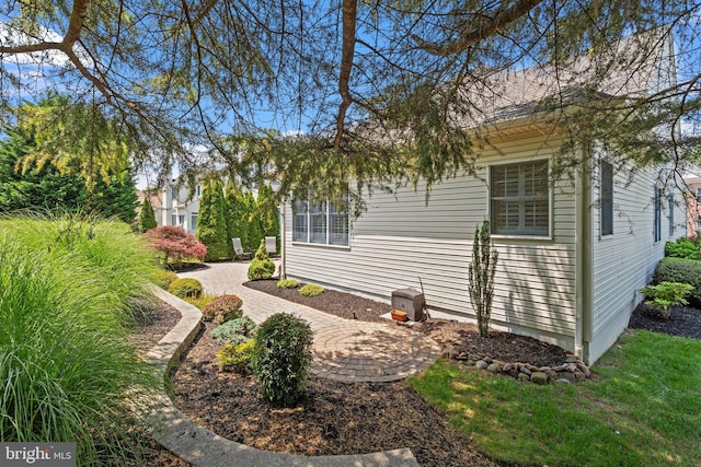 6 Easton Ln, Cinnaminson, NJ 08077 - view of home's exterior