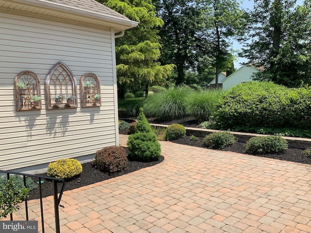 6 Easton Ln, Cinnaminson, NJ 08077 - view of patio