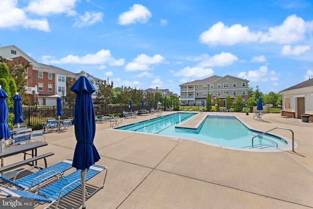 1412 Wigeon Way Unit 204, Gambrills, MD 21054 - community pool with a patio area