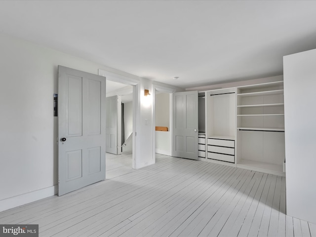 142 E New St, Lancaster, PA 17602 - unfurnished bedroom featuring light wood-style flooring
