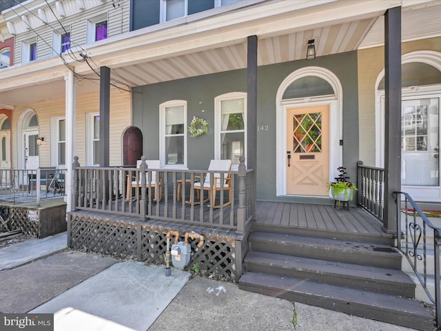 142 E New St, Lancaster, PA 17602 - doorway to property with covered porch