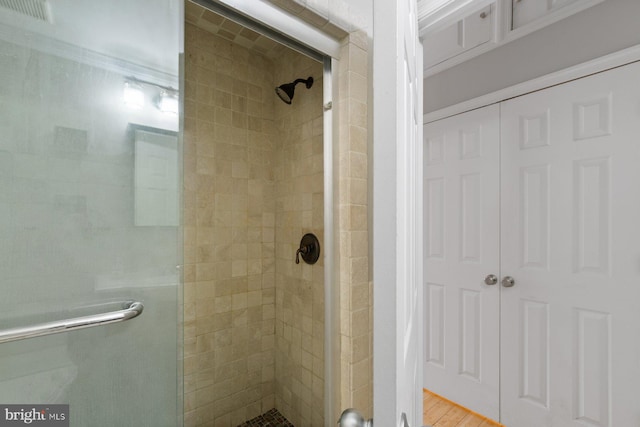 816 S Milton Ave, Baltimore, MD 21224 - bathroom with a stall shower