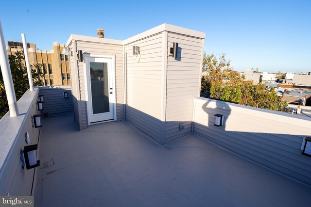 2127 Sigel St, Philadelphia, PA 19145 - view of patio featuring a balcony