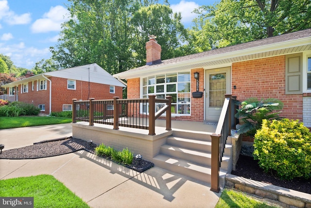 5634 Inverchapel Rd, Springfield, VA 22151 - view of wooden terrace