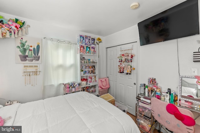 320 Lee St, Front Royal, VA 22630 - bedroom featuring a closet