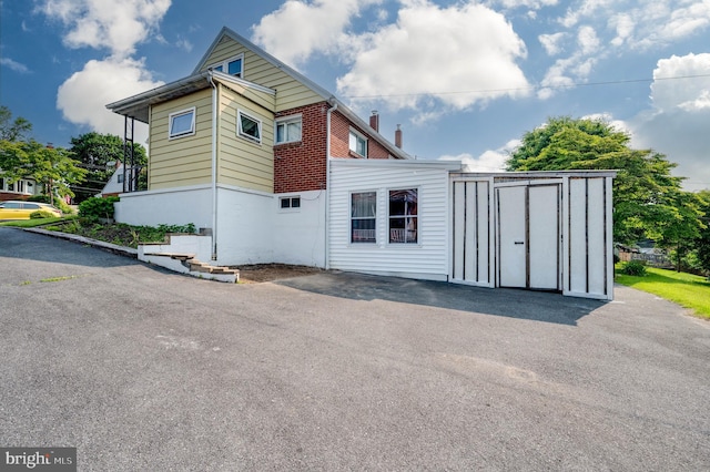 328 W Summit St, Mohnton, PA 19540 - view of front of house featuring brick siding