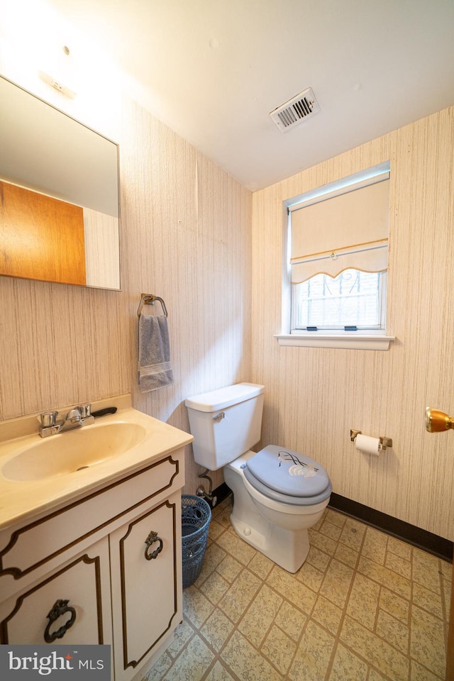 7911 Farnsworth St, Philadelphia, PA 19152 - half bath featuring tile patterned floors, toilet, and vanity