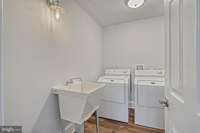 1637 Cold Bottom Rd, Sparks Glencoe, MD 21152 - laundry area with washer and clothes dryer and dark wood-style floors