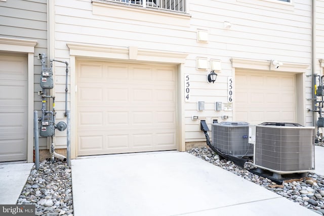 5504 Lanteen St, Lanham, MD 20706 - garage featuring cooling unit