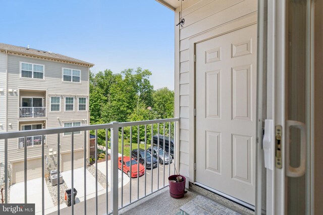 5504 Lanteen St, Lanham, MD 20706 - view of balcony