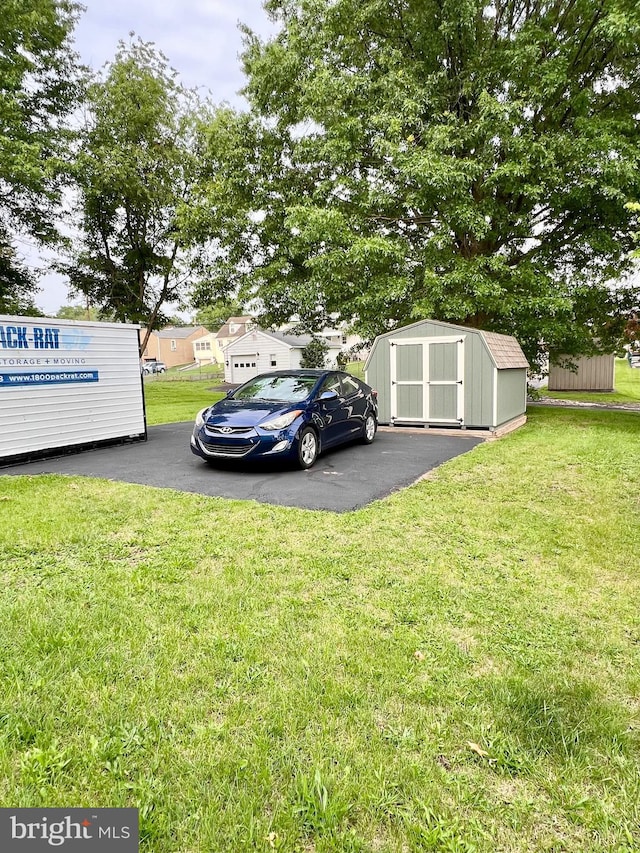 838 N Hanover St, Pottstown, PA 19464 - view of grassy yard