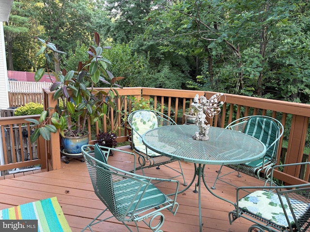5930 Langton Dr, Franconia, VA 22310 - wooden deck with outdoor dining space