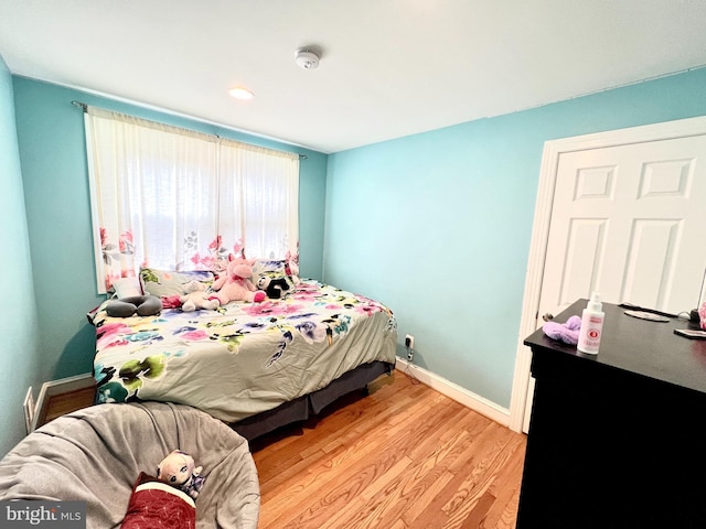 10213 Duvawn Pl, Silver Spring, MD 20902 - bedroom featuring light wood-type flooring, baseboards, and recessed lighting