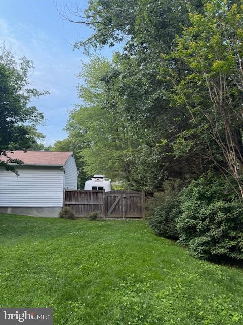 1247 Silver Run Dr, Pasadena, MD 21122 - view of yard with a gate