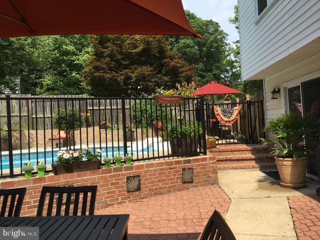 1247 Silver Run Dr, Pasadena, MD 21122 - view of patio
