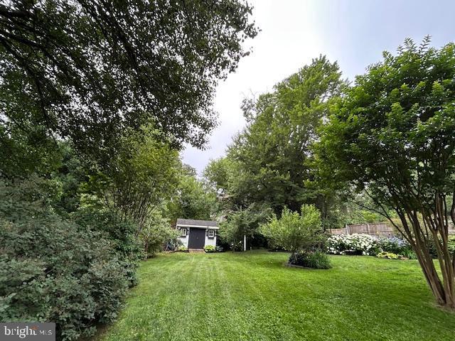 1247 Silver Run Dr, Pasadena, MD 21122 - view of yard featuring an outbuilding