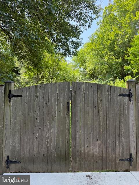 1247 Silver Run Dr, Pasadena, MD 21122 - view of gate