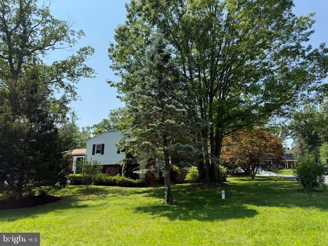 1247 Silver Run Dr, Pasadena, MD 21122 - view of grassy yard