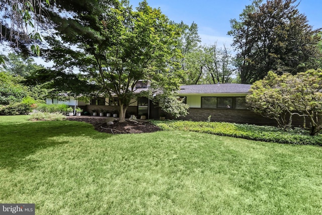 1004 Mercer Rd, Princeton, NJ 08540 - rear view of house featuring a yard