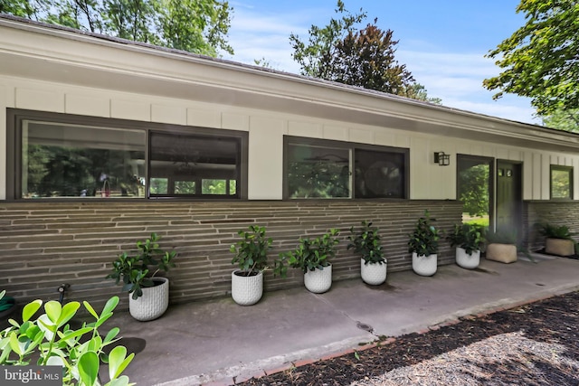 1004 Mercer Rd, Princeton, NJ 08540 - property entrance with a patio