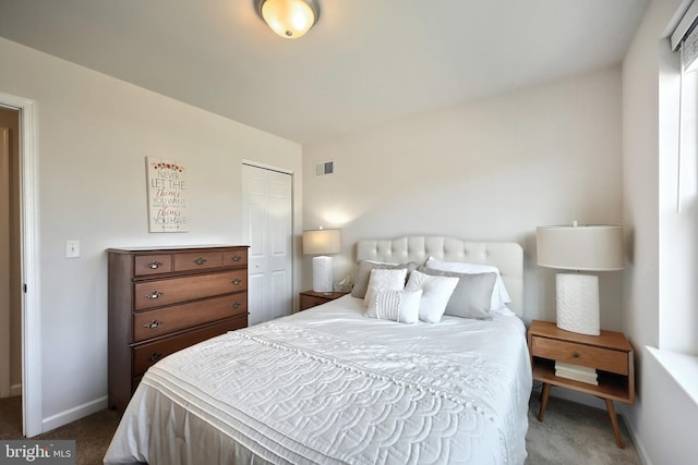 252 Valley View Cir, York, PA 17408 - carpeted bedroom featuring baseboards and a closet