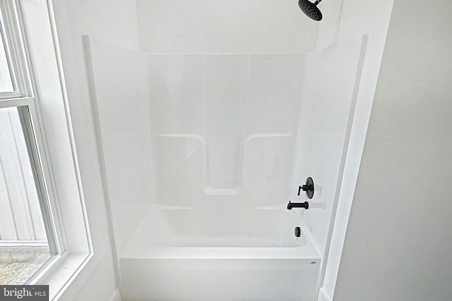 2741 Primrose Ln N, York, PA 17404 - bathroom featuring bathtub / shower combination
