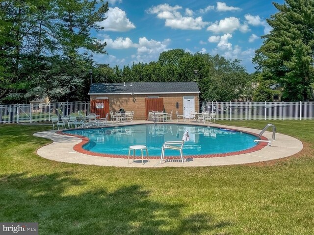 722 Scotch Way Unit C-26, West Chester, PA 19382 - community pool with a patio and view of scattered trees