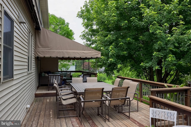 2149 Colleens Way, Lancaster, PA 17601 - wooden deck featuring outdoor dining area