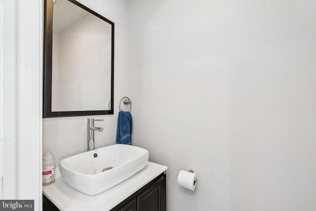 1523 N Hollywood St, Philadelphia, PA 19121 - bathroom featuring vanity