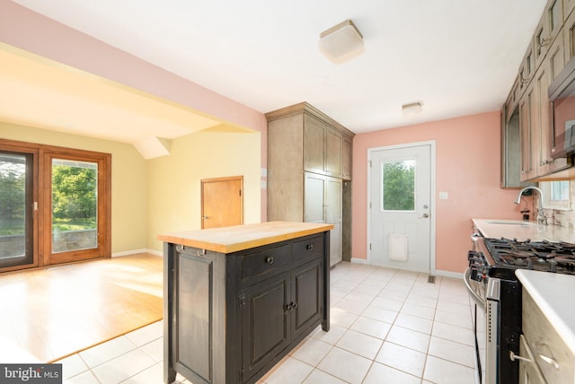 68 Knoll Cir, Boyertown, PA 19512