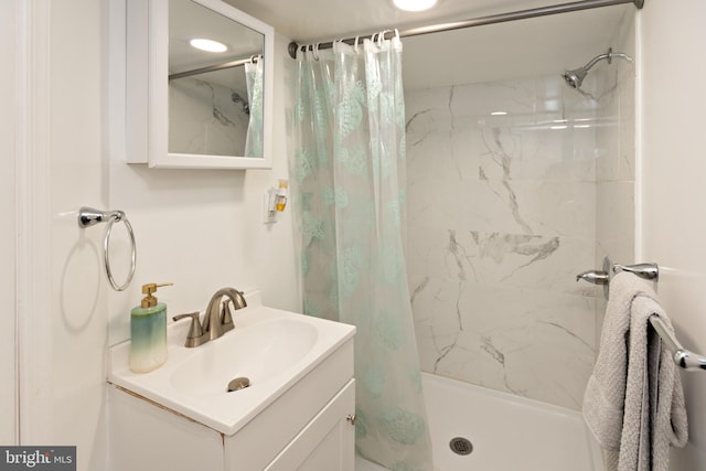 412 Horace Ave, Palmyra, NJ 08065 - bathroom featuring vanity and curtained shower