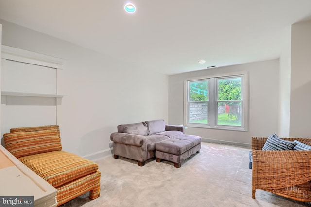 1 Second Tee Ct, Baltimore, MD 21209 - sitting room with light carpet and baseboards