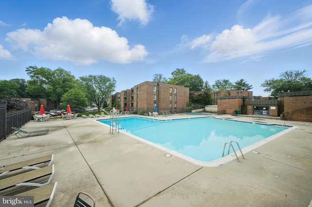 4408 Island Pl Unit T2, Annandale, VA 22003 - community pool with a patio
