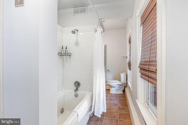 335 W Walnut St, Lancaster, PA 17603 - full bath featuring toilet, tile patterned floors, and shower / bathtub combination with curtain