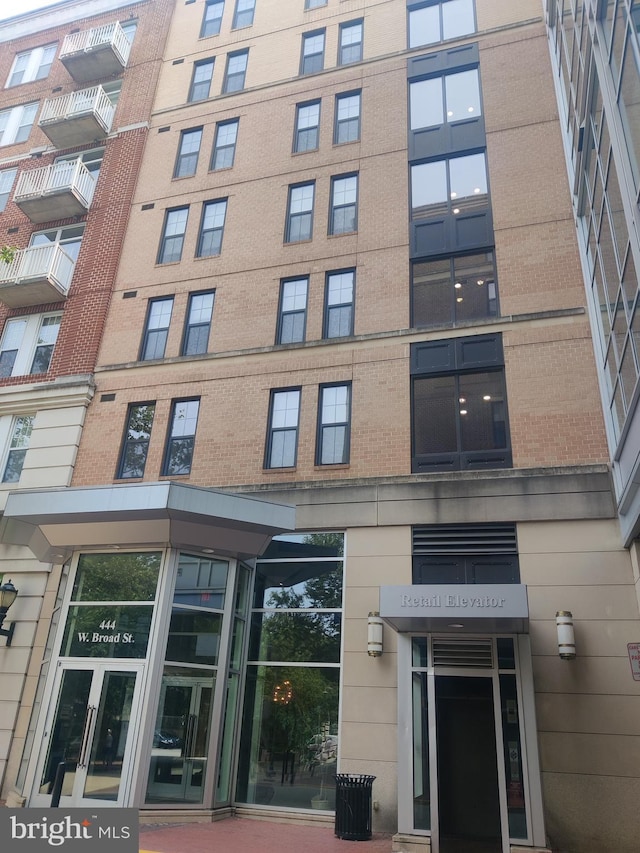 444 W Broad St Unit 401, Falls Church, VA 22046 - view of apartment building / complex