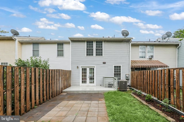 853 Oak Leaf Ct, Warrenton, VA 20186 - back of house with a patio area, french doors, and a fenced backyard