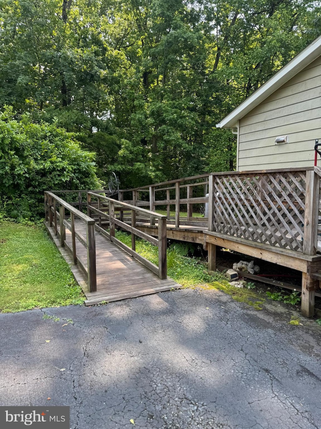 5577 Stephen Reid Rd, Huntingtown, MD 20639 - exterior space featuring a wooden deck
