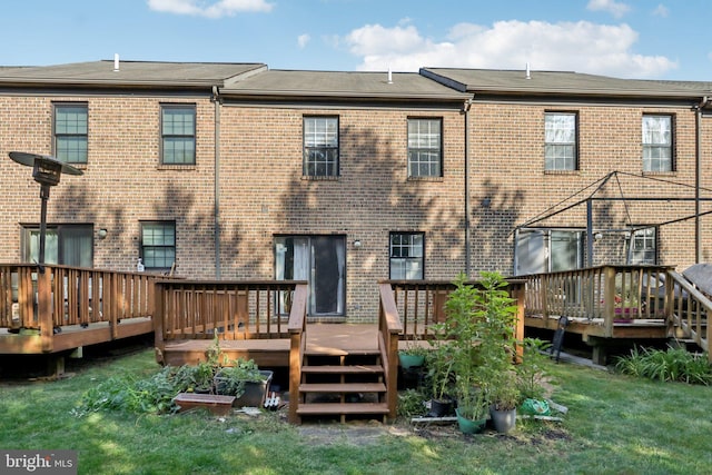 226 Troon Ct, Royersford, PA 19468 - back of property with a wooden deck