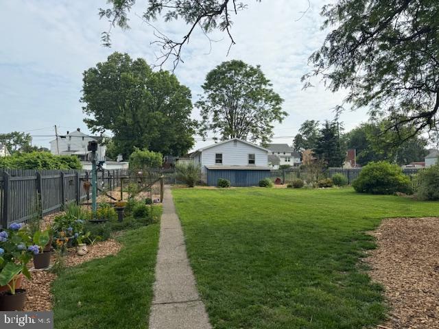 2329 Canby St, Harrisburg, PA 17103 - view of yard